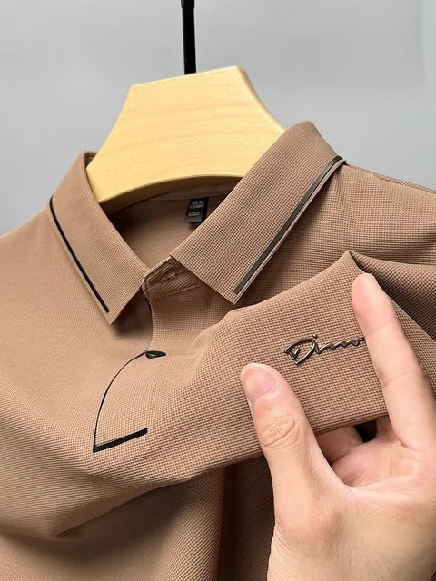 Volledige weergave van de Herenpolo Elijah, een stijlvol poloshirt met luxe diamant accenten.