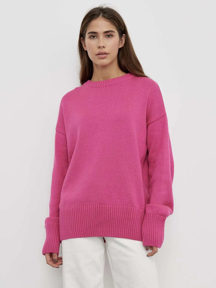 Close-up: de fijne textuur van deze luxe kasjmier damestrui. Zacht en elegant, comfortabele najaars-/winterkleding.