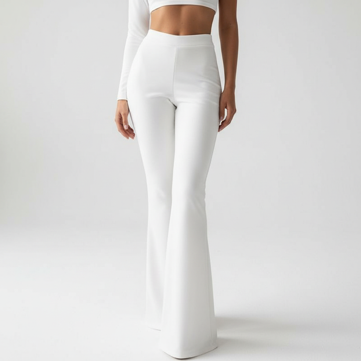 Trendy damesbroek met hoge taille en flared pijpen, comfortabel en geschikt voor diverse stijlen.