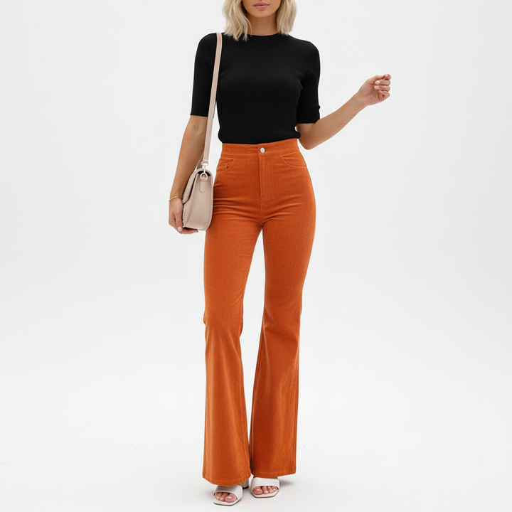 Elegante damesbroek met hoge taille en flared pijpen. De Bettina broek biedt comfort en stijl voor elke vrouw.