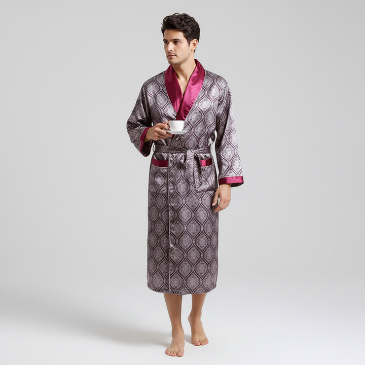 Comfortabele heren badjas van glanzend satijn met subtiel patroon. Ideaal voor luxe momenten thuis.