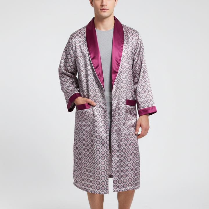 Elegante heren badjas van hoogwaardig satijn, perfect voor ontspanning thuis of als comfortabele nachtkleding.