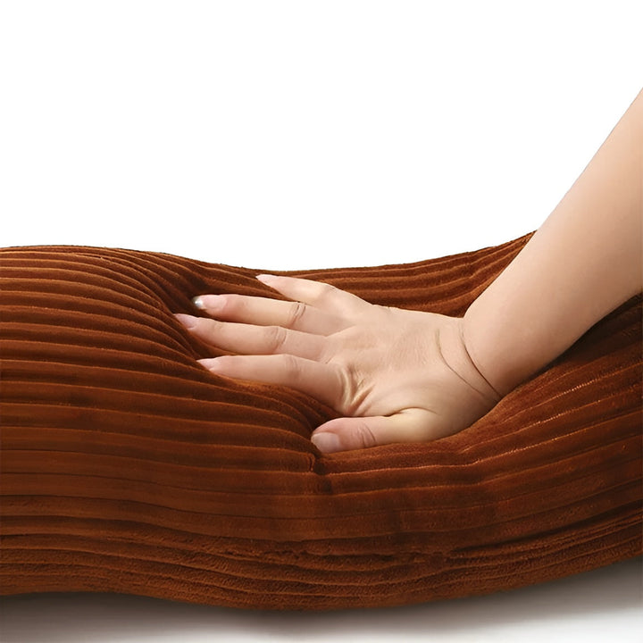 Ergonomisch pluche teckelkussen DaxiRest, een comfortabel sierkussen voor hondenliefhebbers en interieur.