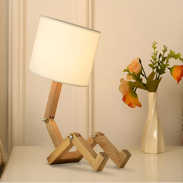 Flexibele houten robot bureaulamp (LumoBot) voor modern kantoor of thuis.