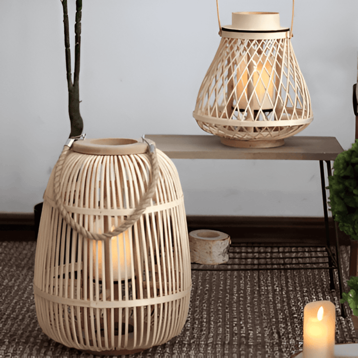 Bohemian Woondecoratie: Unieke rattan lantaarn, handgemaakt voor sfeervolle verlichting in elke ruimte, binnen of buiten.
