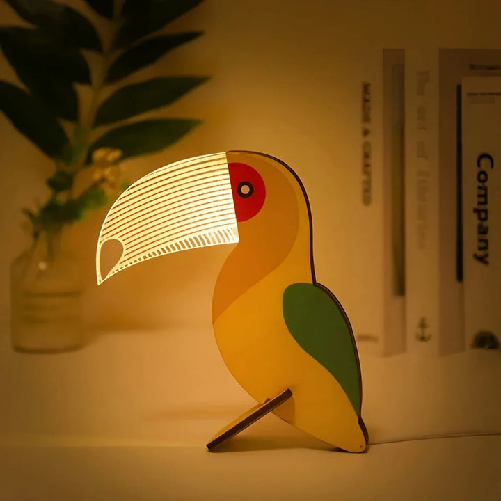 Speelse houten toekan tafellamp, USB gevoed WildGlow LED sfeerlicht perfect voor kinderkamer.