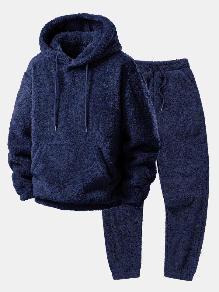 Comfortabele en warme unisex fleece loungeset, bestaande uit hoodie en jogger, voor dagelijks gebruik.