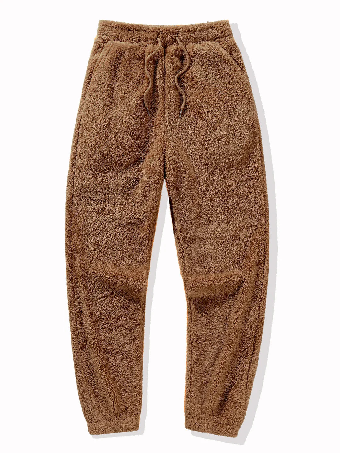 Relaxte pose in de zachte unisex fleece loungeset, complete outfit voor ultiem comfort thuis.
