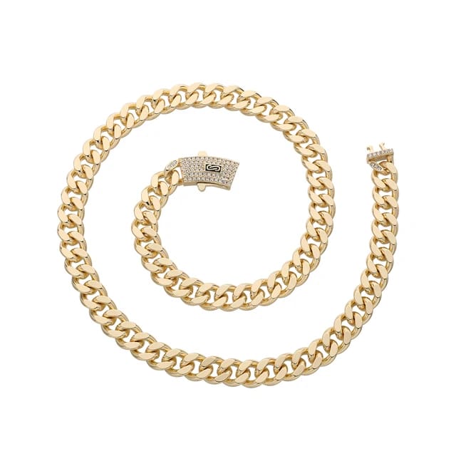 Hoogwaardige roestvrijstalen dames sieradenset met elegante ketting, armband en ring. Duurzaam juweel.