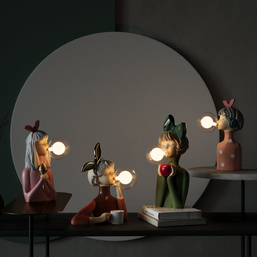 Moderne houten tafellamp met LED's in uniek zussen design, ideaal voor een warm thuisgevoel.