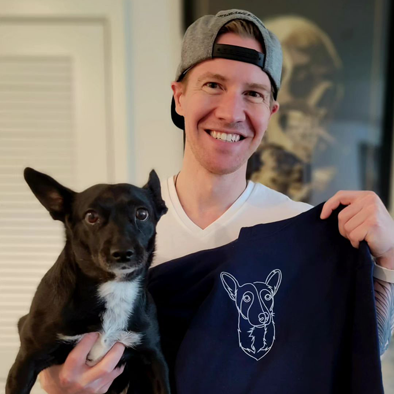 Gepersonaliseerd unisex T-shirt met custom tekst, ideaal voor dagelijkse stijl.