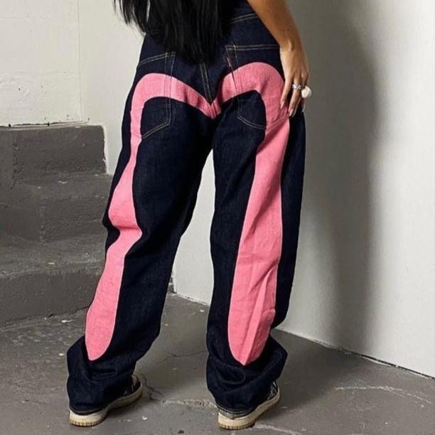 Dames retro spijkerbroek met wijde pijpen. Comfortabele vintage jeans, ideaal voor casual streetstyle.