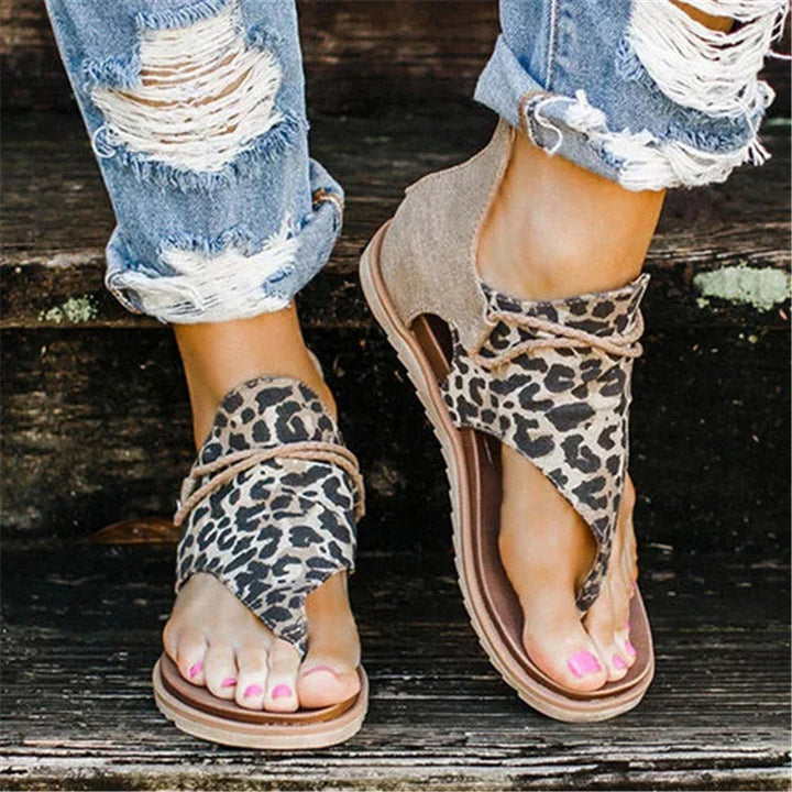 Strand sandalen voor dames, modieus met dierenprint en zeer comfortabel.