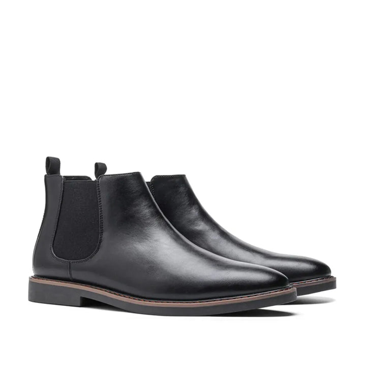 Klassieke zwarte heren Chelsea boots, essentiële enkellaarzen voor de moderne man.