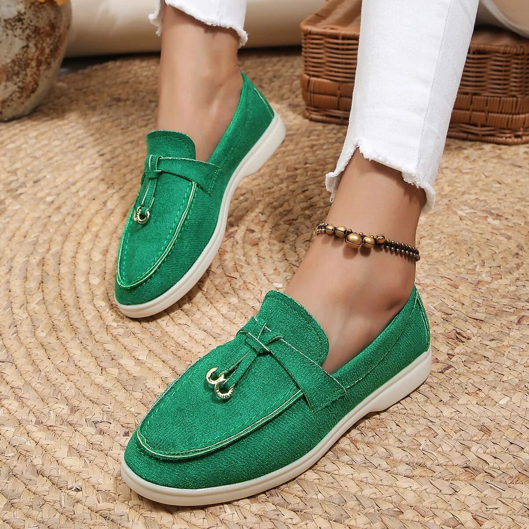 Elegante dames loafers voor een veelzijdige look. Comfortabele platte instappers voor dagelijks gebruik.