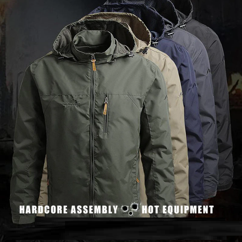 Duurzame militaire jas voor heren, winddicht en waterafstotend voor buitengebruik.