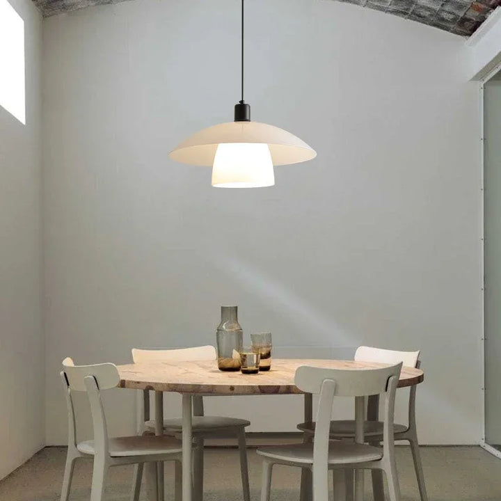 Elegante TokyoGlow hanglamp, Japanse design verlichting voor een modern interieur. Creëert warme sfeer in elke kamer.