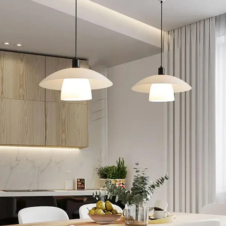 TokyoGlow hanglamp met Japanse elegantie. Moderne plafondlamp voor stijlvolle interieurs, creëert sfeervolle verlichting.
