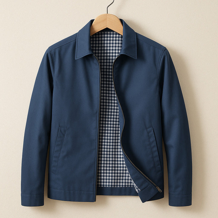 Modieuze heren tussenjas met rits; perfect voor smart casual outfits in het voorjaar en najaar.
