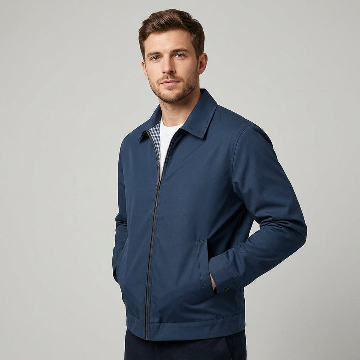 Heren jas met rits; een zachte en comfortabele tussenjas, perfect voor een moeiteloos stijlvolle look.