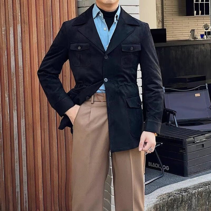 Herenjas in smartcasual stijl, een button-front overshirt met klassieke kraag en praktische klepzakken.