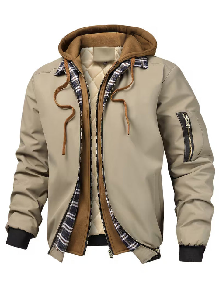 Achteraanzicht heren parka met ruitpatroon en capuchon. Stijlvolle en warme casual winterjas.