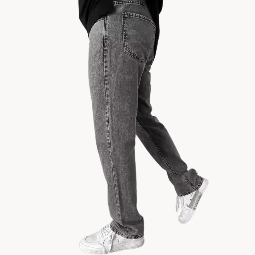 Moderne straight fit jeans voor heren. Stijlvolle pasvorm die comfort en een eigentijdse look combineert.
