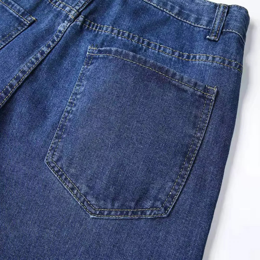 Zwarte heren straight leg jeans. Stijlvolle en comfortabele jeans, perfect voor elke gelegenheid.