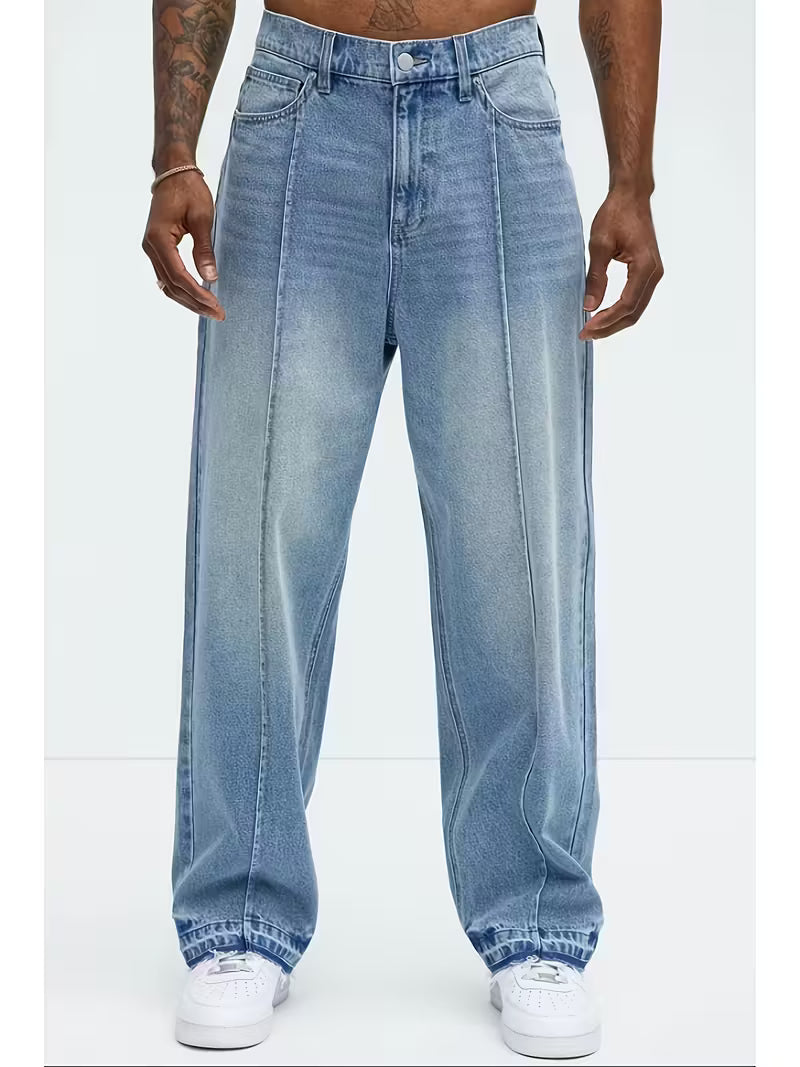 Comfortabele herenjeans met loose straight-leg pasvorm en hoge taille. Ideaal voor een stijlvolle, casual outfit.