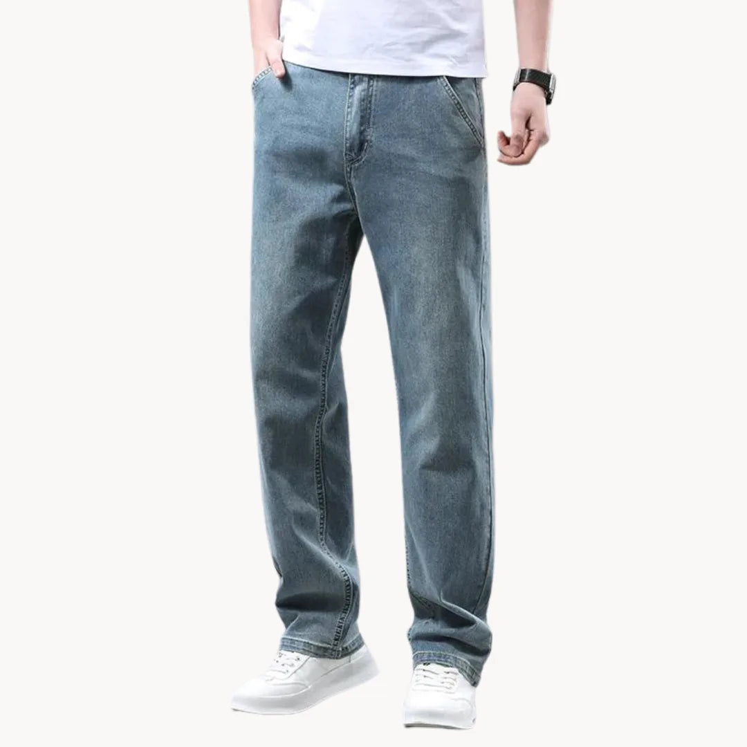 Casual heren jeans van duurzaam denim, rechte pasvorm, perfect voor dagelijkse stijl en comfort.