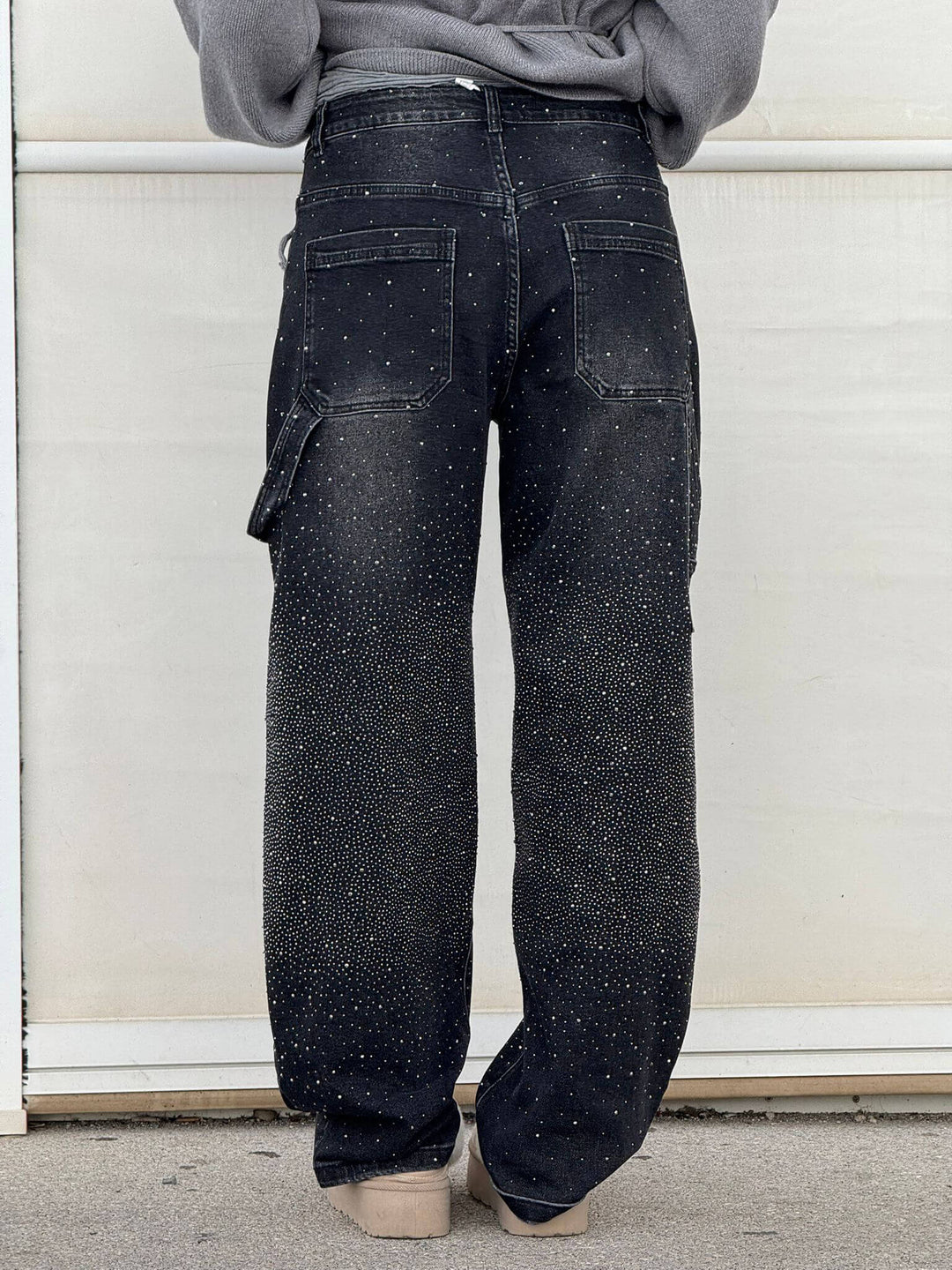 Elegante dames wide leg jeans met fijne rhinestone versiering voor een luxe, modieuze uitstraling.