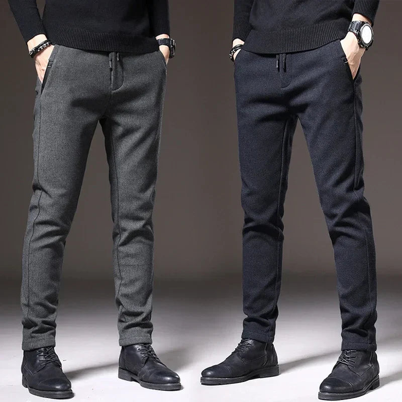 Deze moderne slim fit heren jogger broek biedt ultiem comfort en een stijlvolle look voor vrijetijdskleding.