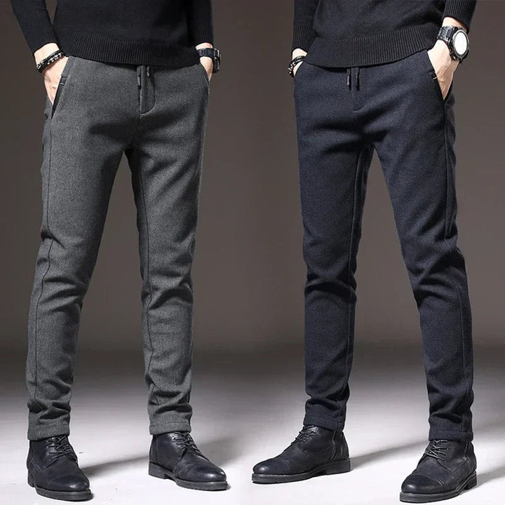 Deze moderne slim fit heren jogger broek biedt ultiem comfort en een stijlvolle look voor vrijetijdskleding.