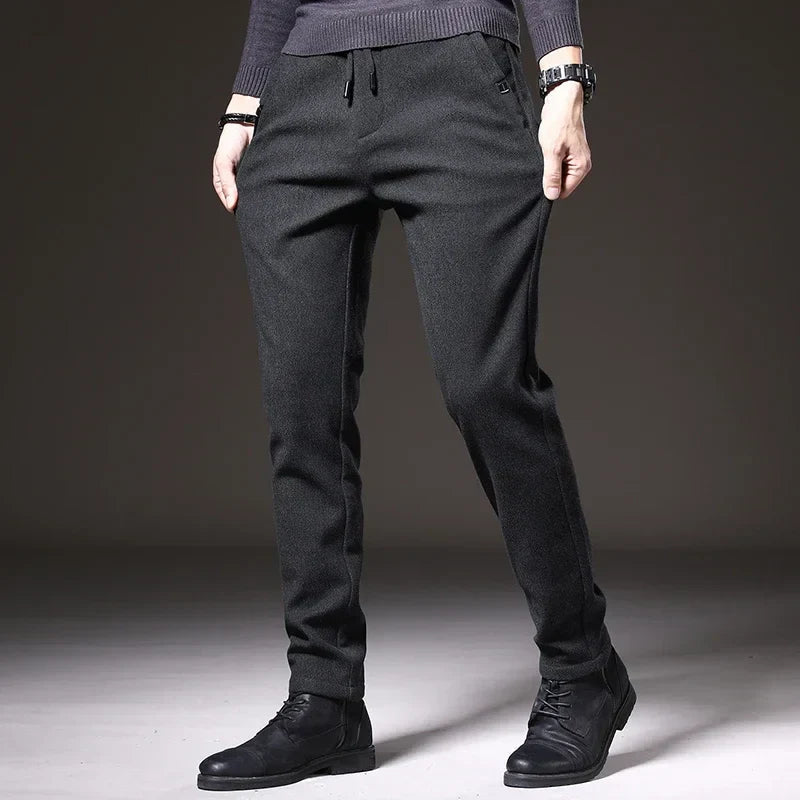 Sportieve heren slim fit jogger, ideaal als comfortabele casual broek voor modebewuste mannen en actieve dagen.