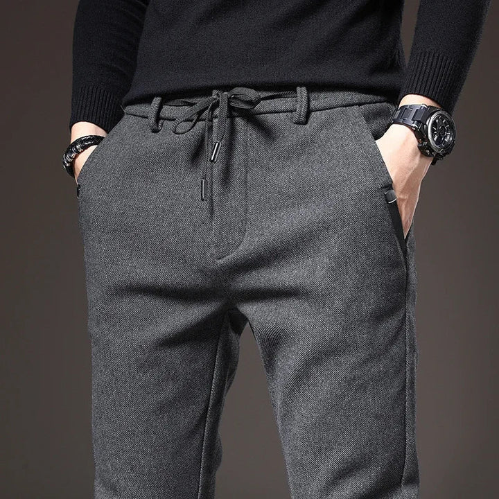 Stijlvolle comfortabele heren jogger met modern slim fit design, ideaal voor casual mode en vrije tijd.