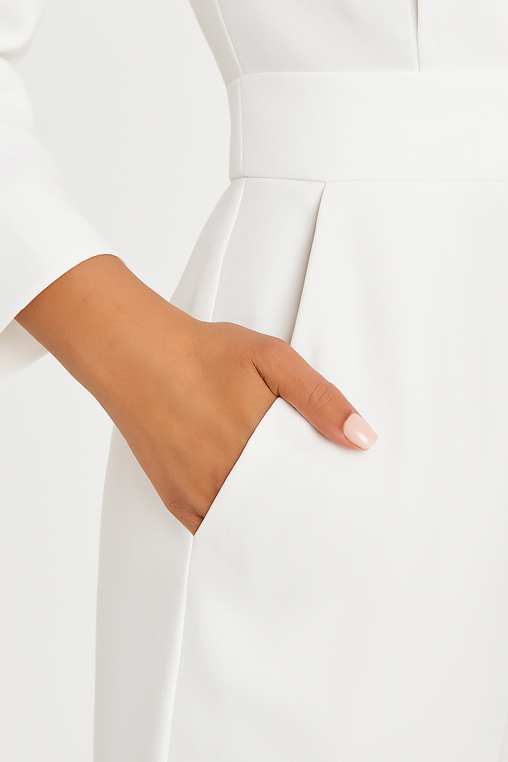 Feestelijke dames jumpsuit, blazer model, creëert een complete en elegante look voor speciale avonden.