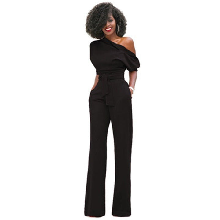 Stijlvolle zwarte dames jumpsuit, comfortabel en modieus. Perfecte dameskleding voor een elegante look, geschikt voor diverse gelegenheden.