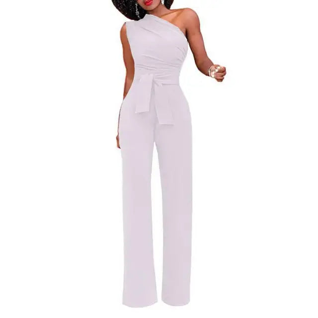 Elegante Phoebe jumpsuit met één schouder, wijde pijpen en strikceintuur. Ideaal voor een chique dameslook.