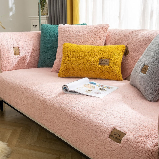 Huisdier-vriendelijke pluche bankhoes met antislip, beschermt je sofa en is makkelijk te reinigen.