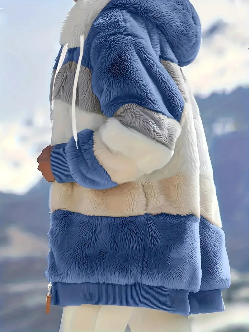Olijfgroene comfortabele mid-lengte damesjas Layla met capuchon, ideaal als warme winterjas.