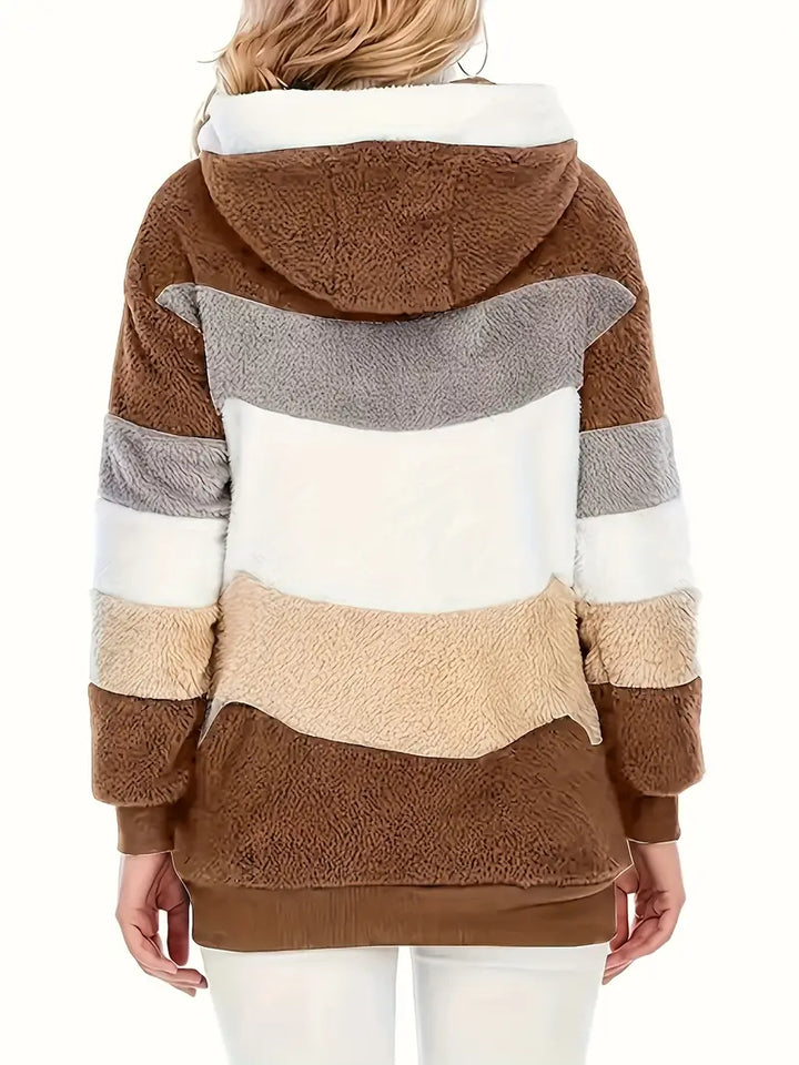 Groene Layla damesmode jas met capuchon, mid-lengte, comfortabel en veelzijdig.
