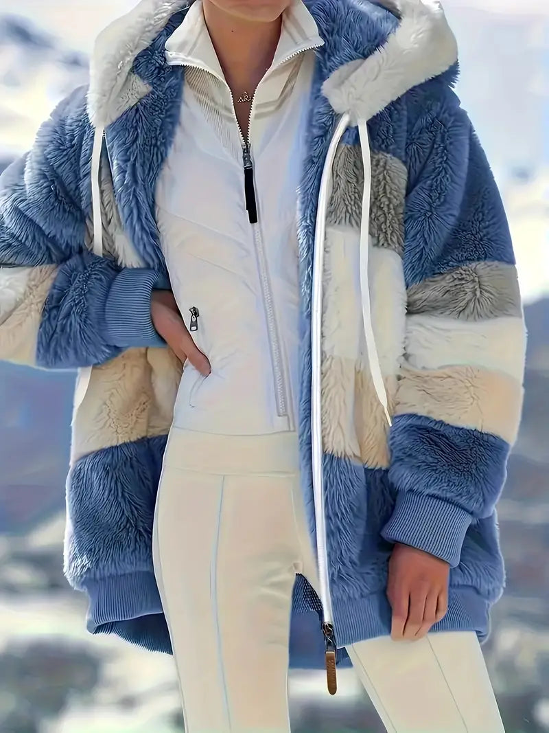 Zwarte warme mid-lengte dames winterjas Layla, capuchon, perfect voor koud weer.