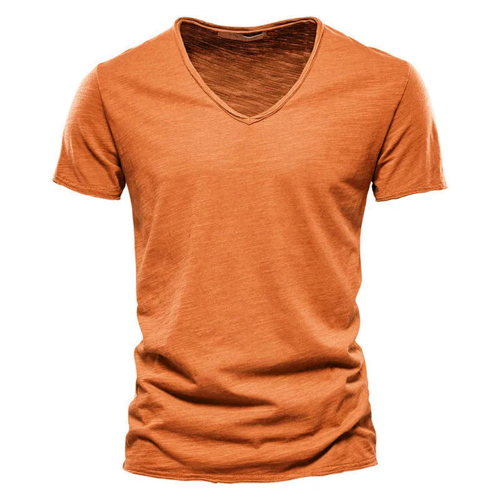 Modern casual heren v-hals shirt. Ademend, kreukarm en comfortabel voor een relaxte look.