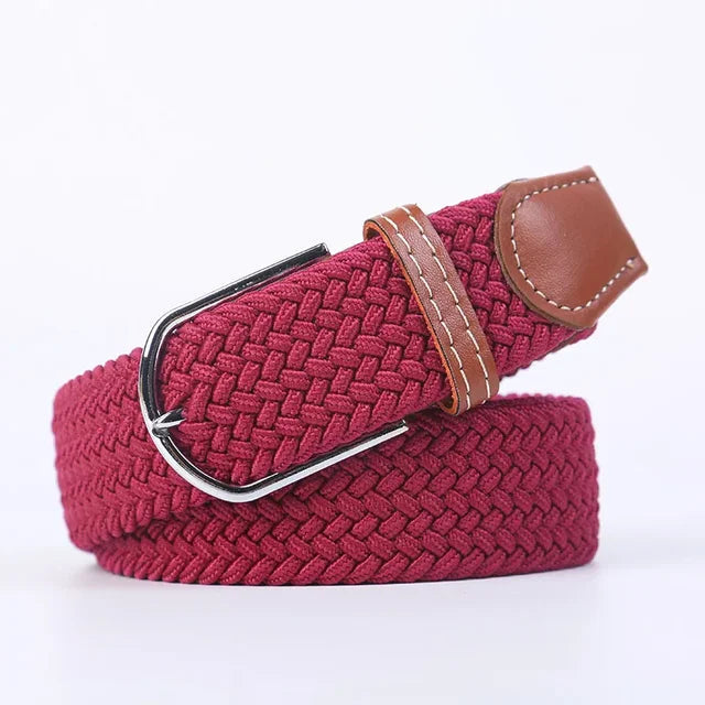 Rode elastische riem, imitatieleer, een trendy accessoire dat flexibiliteit biedt.