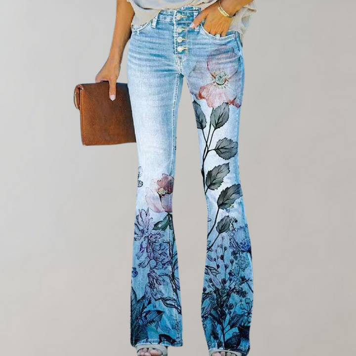 Zomerse dames flare broek met gedetailleerde bloemenprint, wijde pijpen voor comfortabele bewegingsvrijheid. Modieus en retro.
