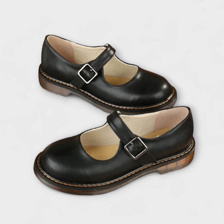 Dames zwarte Mary Jane flats met verstelbare band, ideaal voor comfortabel en stijlvol dagelijks dragen.