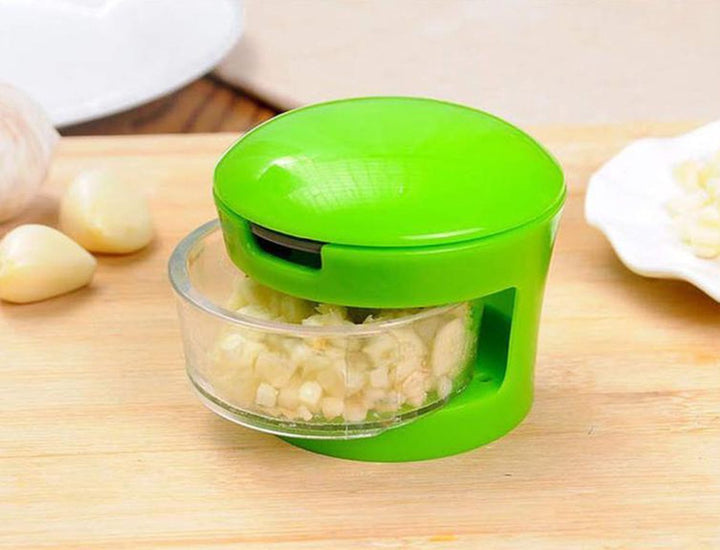 Praktische knoflookpers voor snelle maaltijden. Geen geur aan handen, handig kookgerei voor elke keuken.
