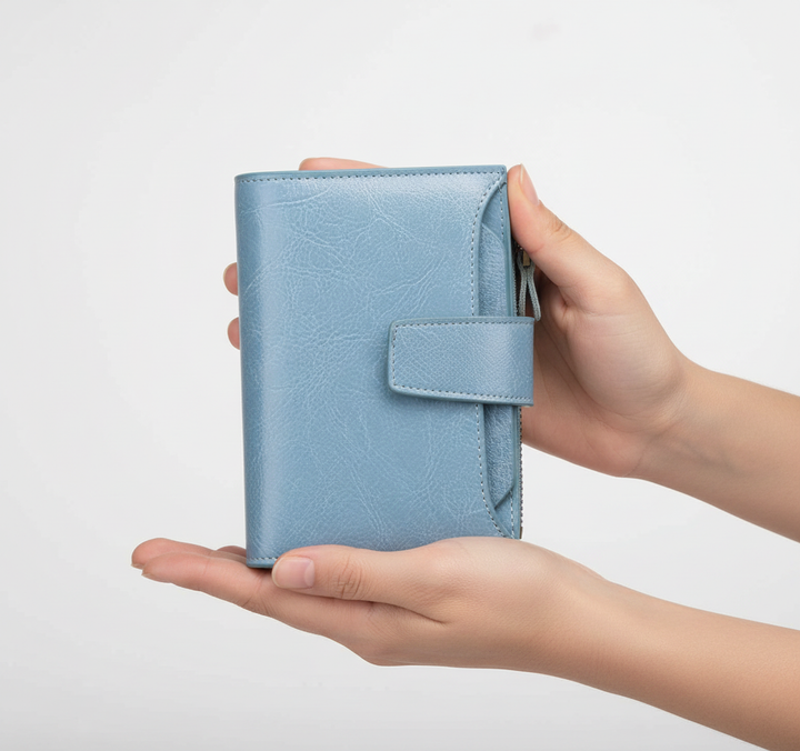 Praktische compacte leren dames portemonnee, ideaal cadeau met RFID protectie.