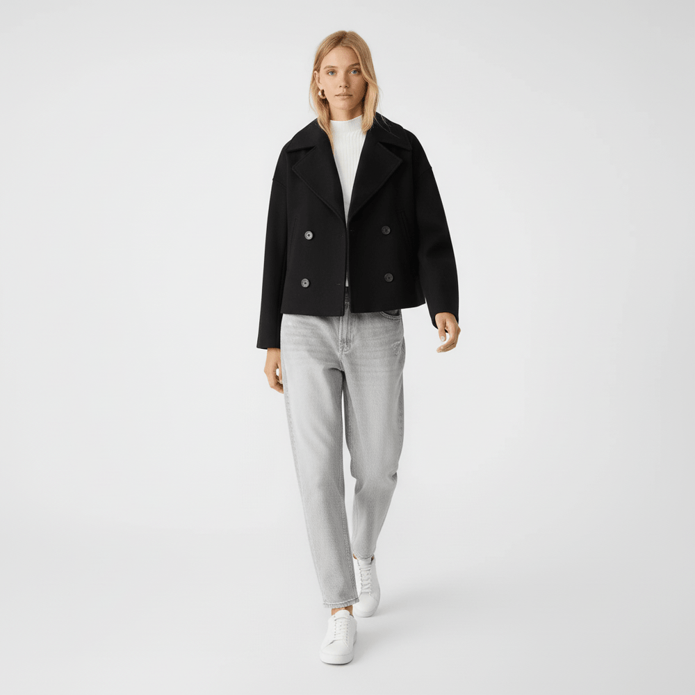 Elegante cropped dames blazer Jessica, met dubbele rij knopen, voor een modieuze look.