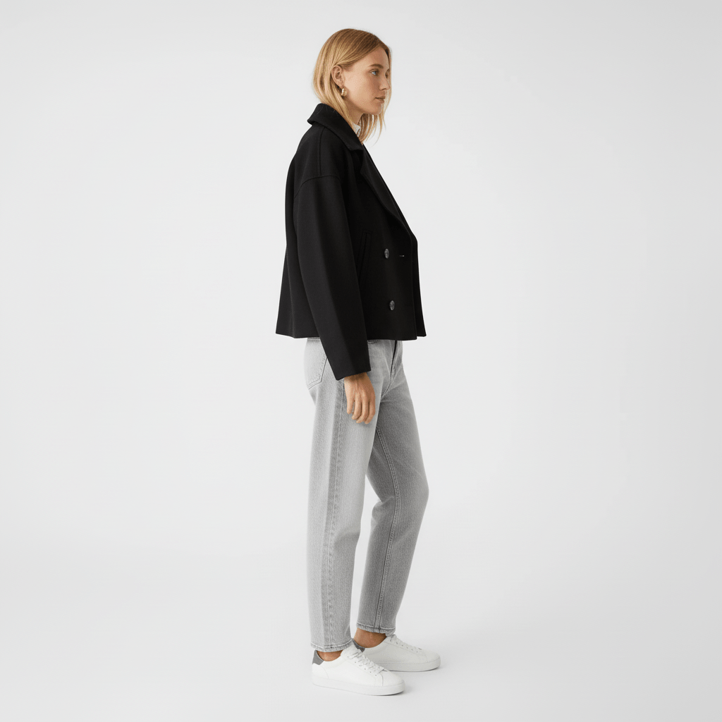 Modieuze vrouwen korte jas, tweerijig & getailleerd, veelzijdig voor casual chic kleding.